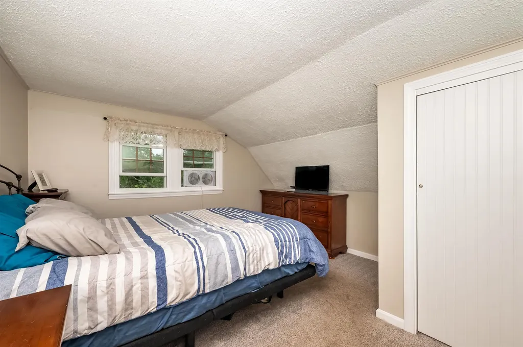 563 Pickering Road Rochester NH 03867