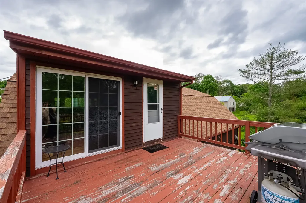 563 Pickering Road Rochester NH 03867