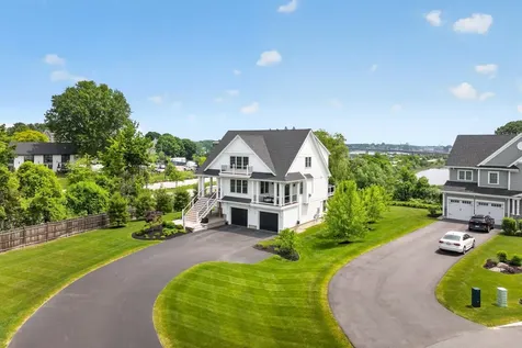 48 Watson's Landing Portsmouth NH 03801