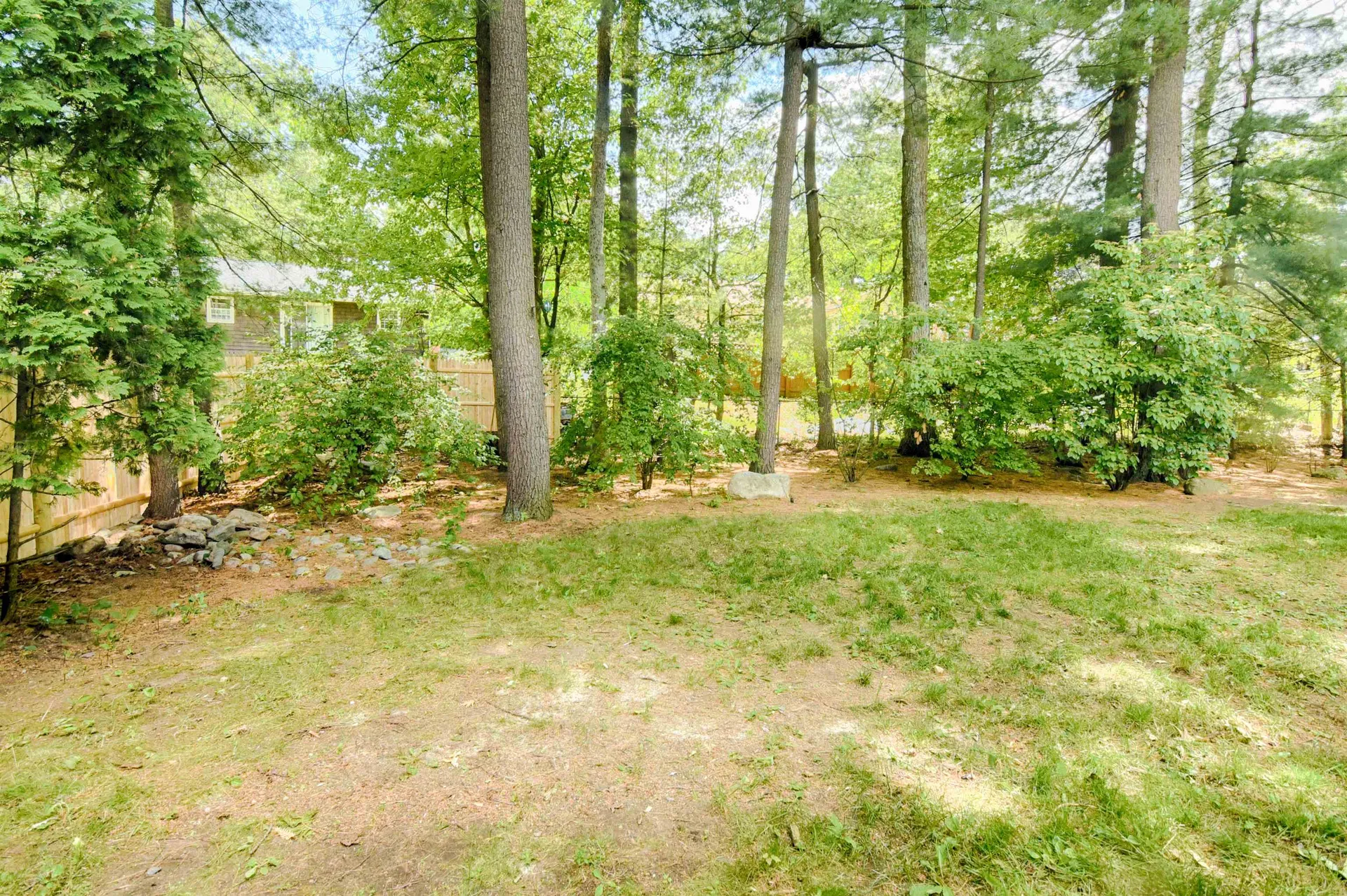 16 Century Road Nashua NH 03064