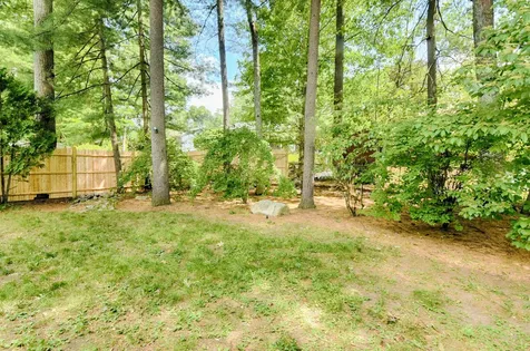 16 Century Road Nashua NH 03064