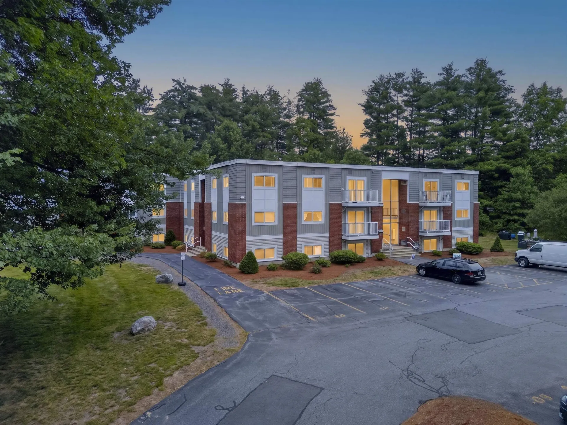 59 Constitution Drive Londonderry NH 03503