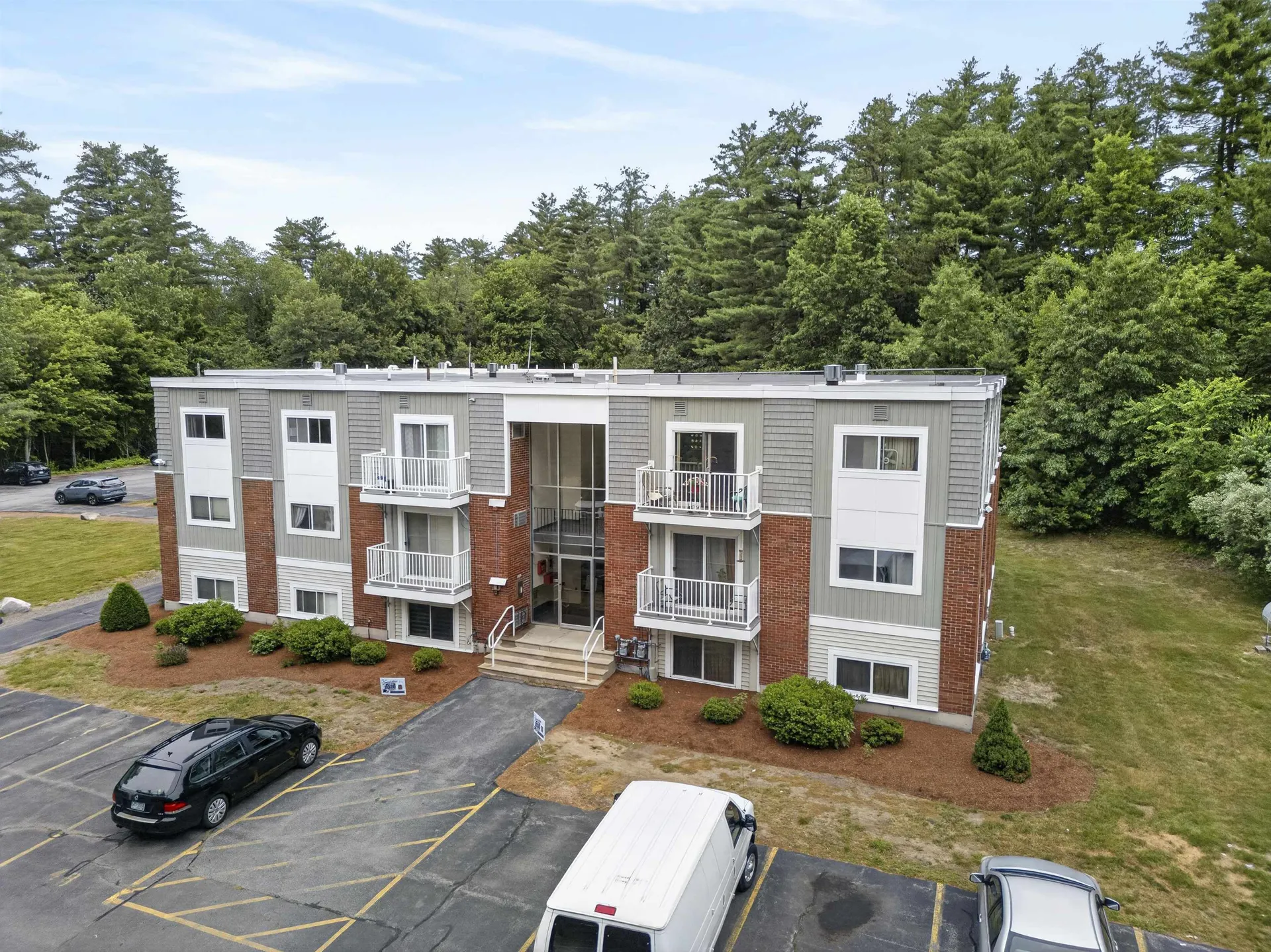 59 Constitution Drive Londonderry NH 03503
