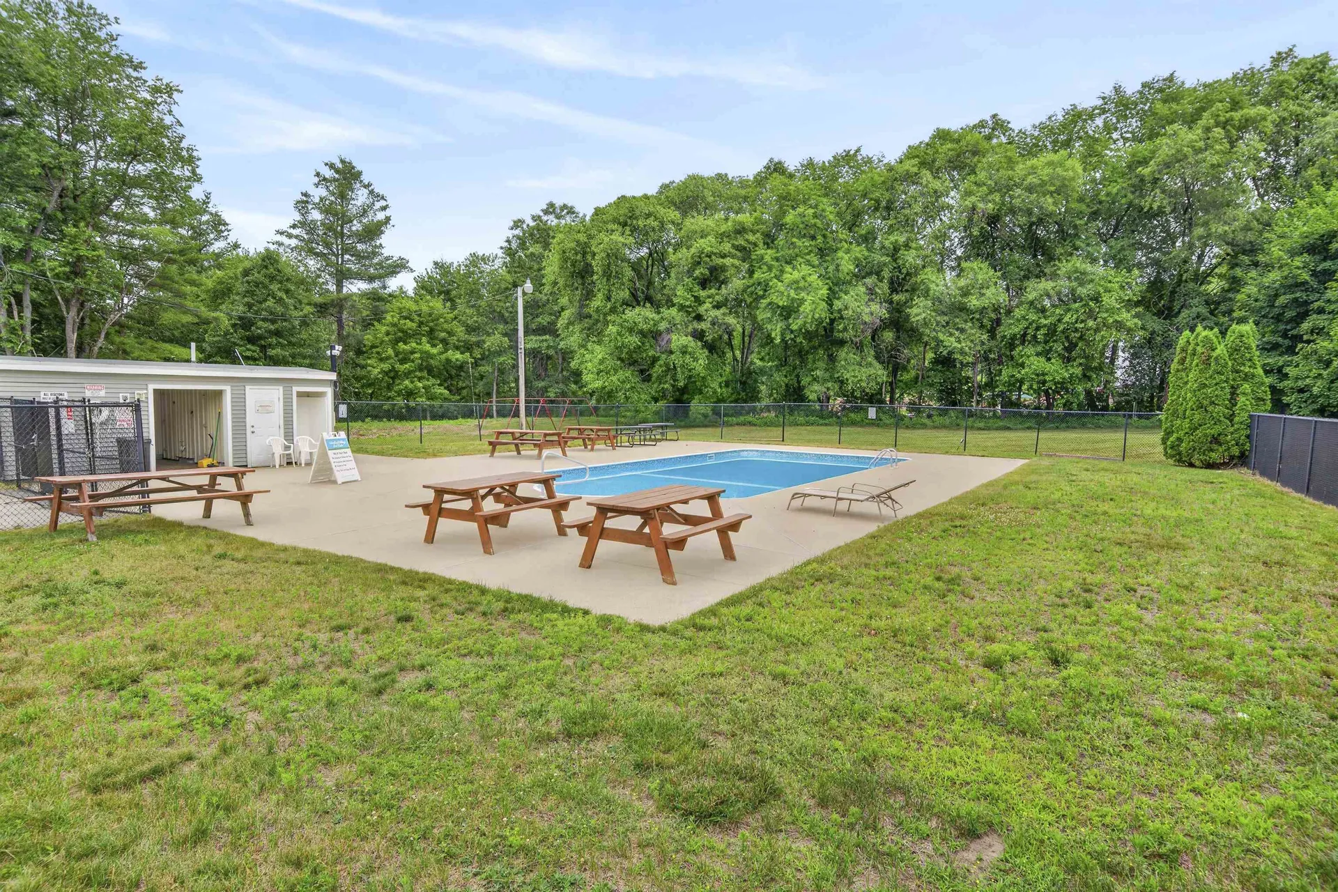 59 Constitution Drive Londonderry NH 03503