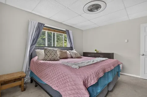 59 Constitution Drive Londonderry NH 03503