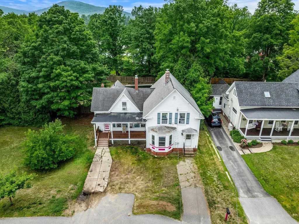 37 N Mast Street Goffstown NH 03045