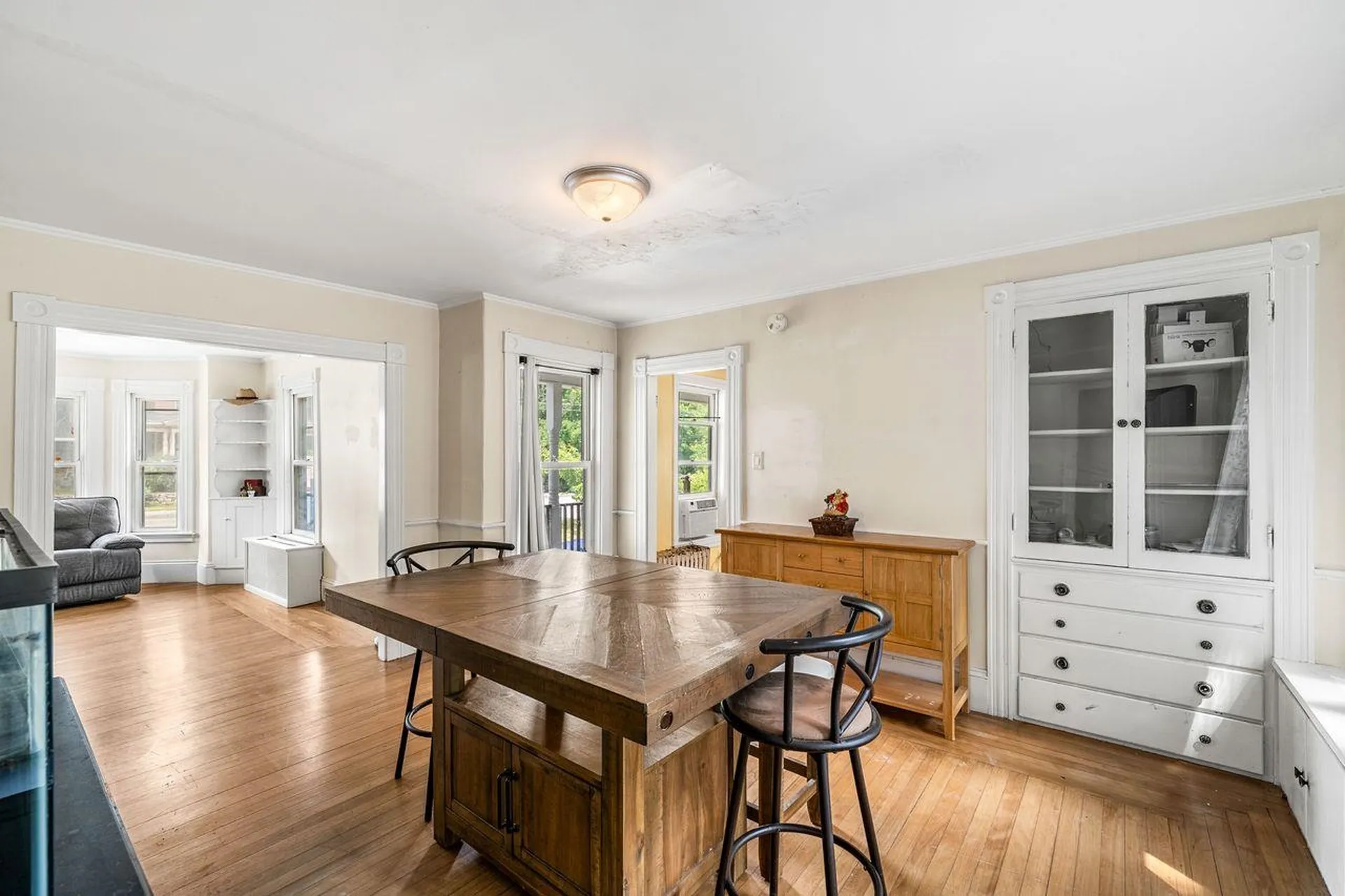 37 N Mast Street Goffstown NH 03045