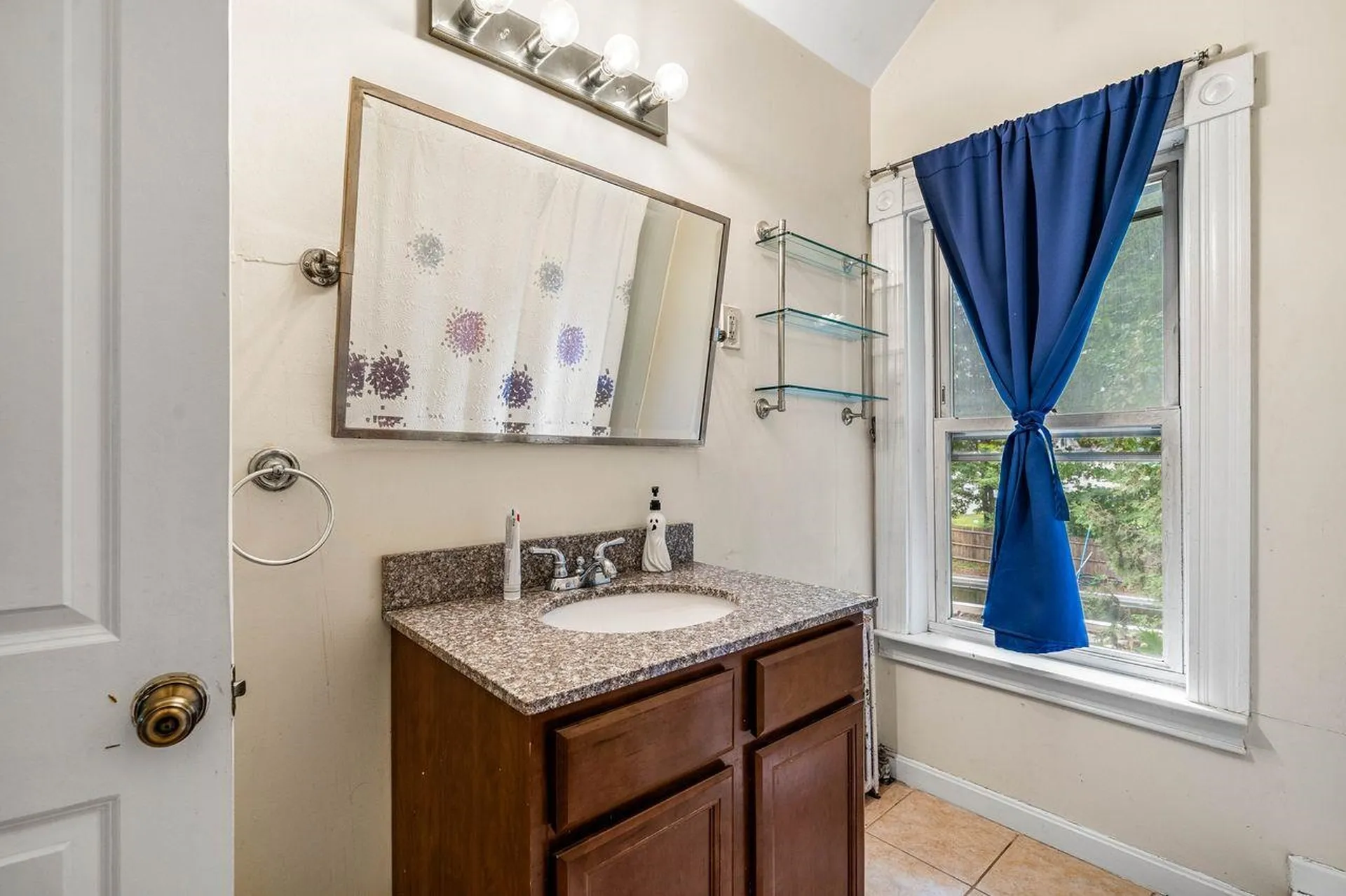 37 N Mast Street Goffstown NH 03045