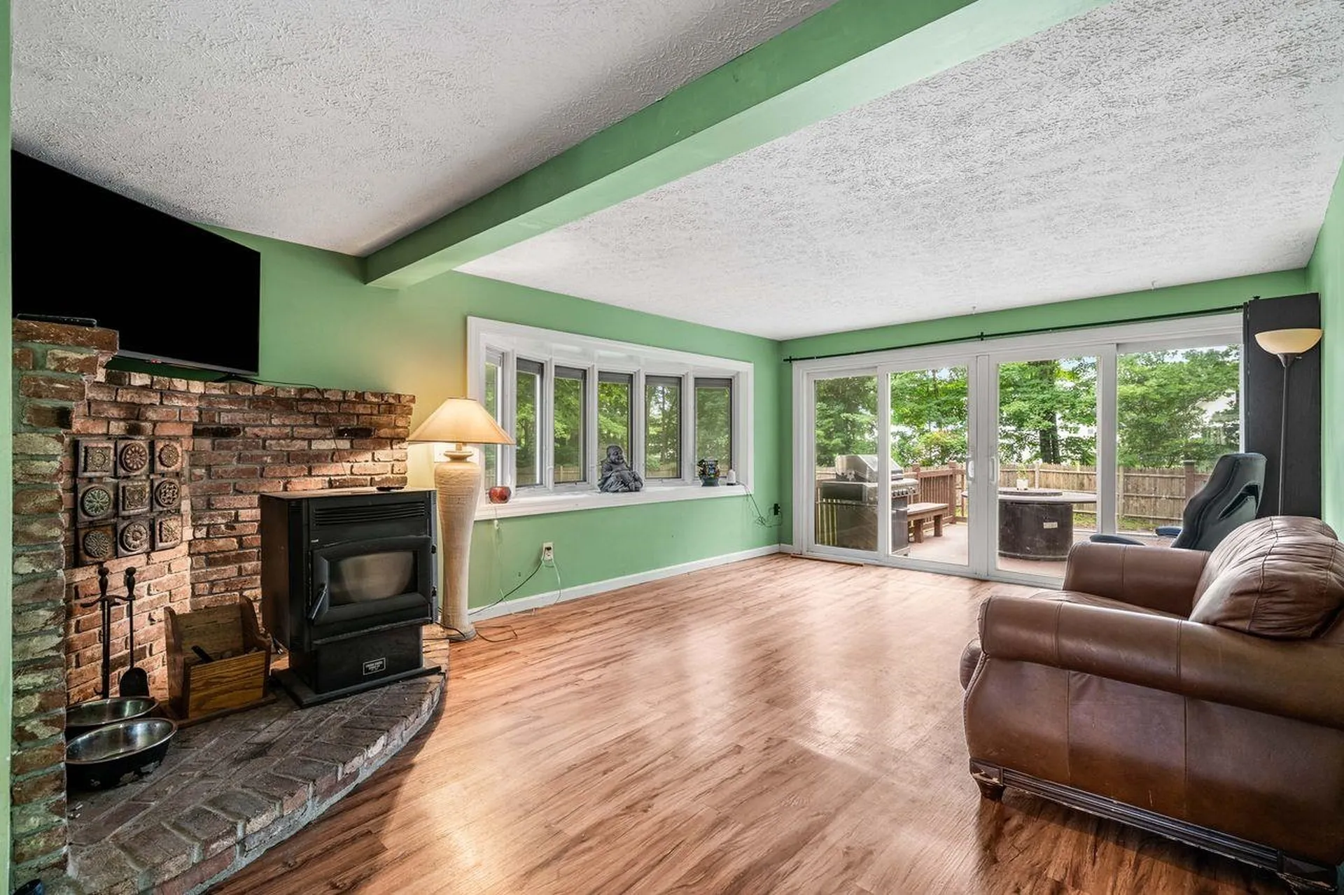 37 N Mast Street Goffstown NH 03045