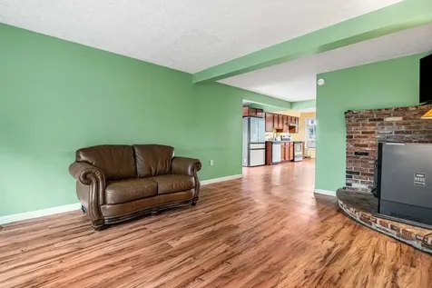 37 N Mast Street Goffstown NH 03045