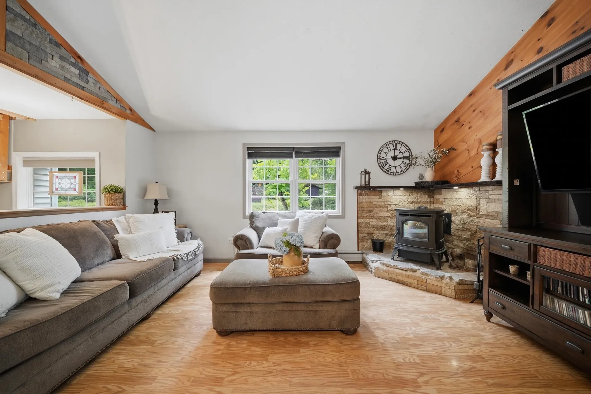 12 Campbell Drive Pelham NH 03076