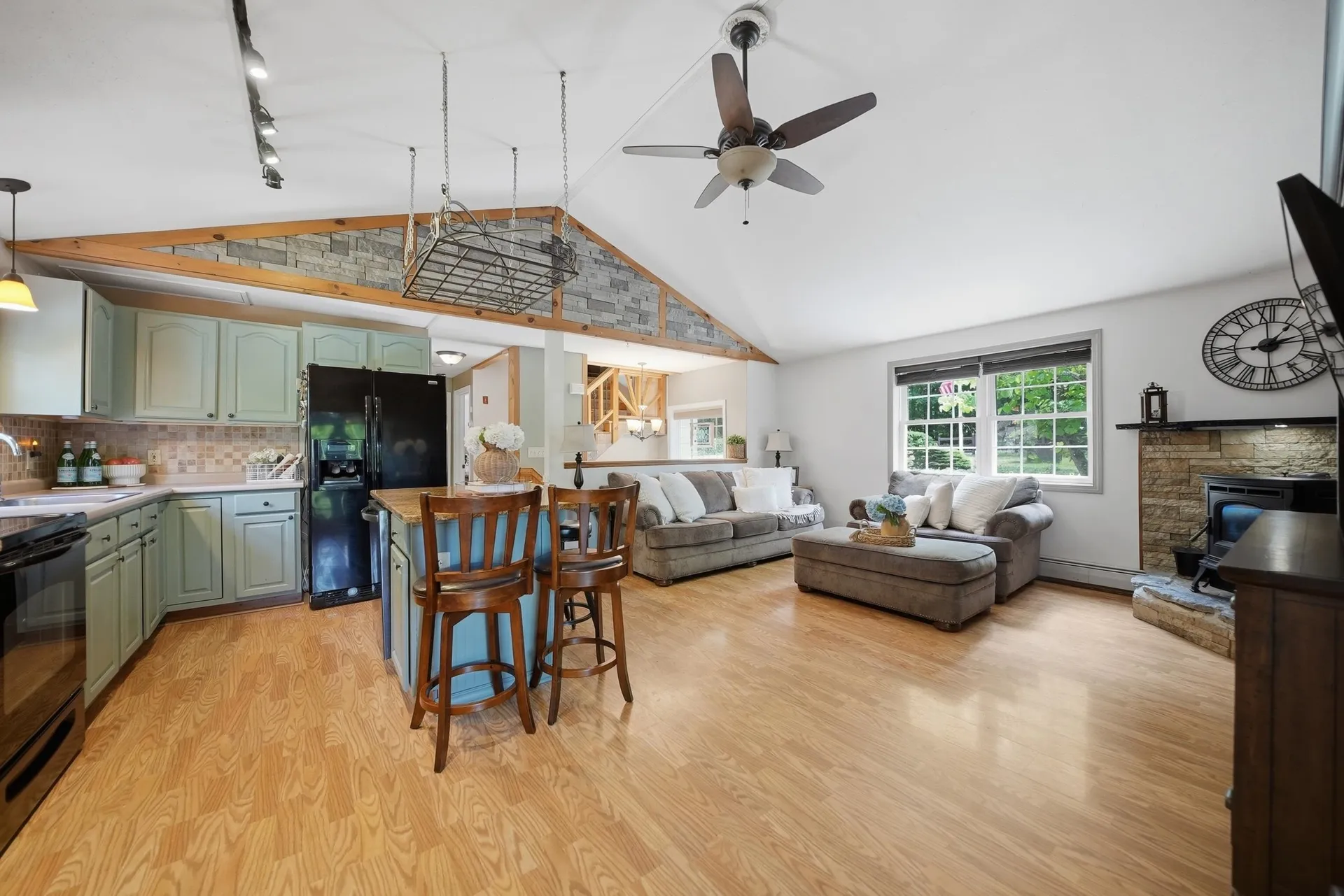 12 Campbell Drive Pelham NH 03076