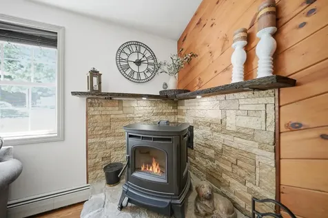 12 Campbell Drive Pelham NH 03076