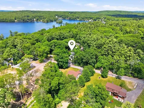 12 Campbell Drive Pelham NH 03076