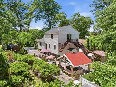 12 Campbell Drive Pelham NH 03076