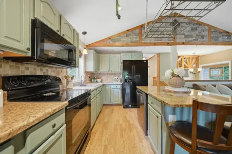 12 Campbell Drive Pelham NH 03076