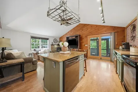 12 Campbell Drive Pelham NH 03076