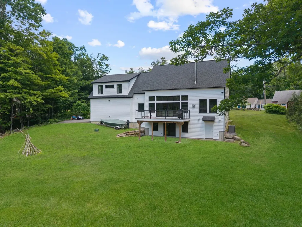 42 Old Centre Road Deerfield NH 03037
