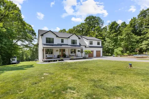42 Old Centre Road Deerfield NH 03037