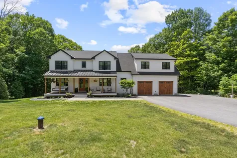 42 Old Centre Road Deerfield NH 03037