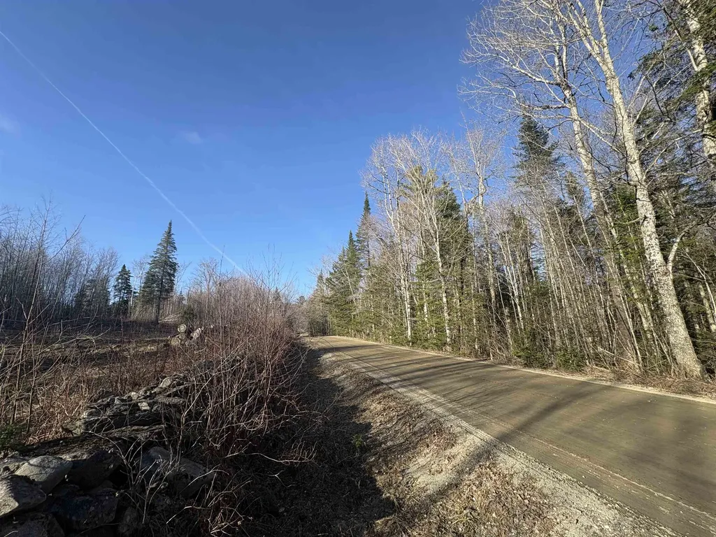 208 Drake Place Road Sheffield VT 06359
