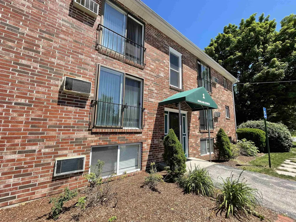 93 West Street Milford NH 03055