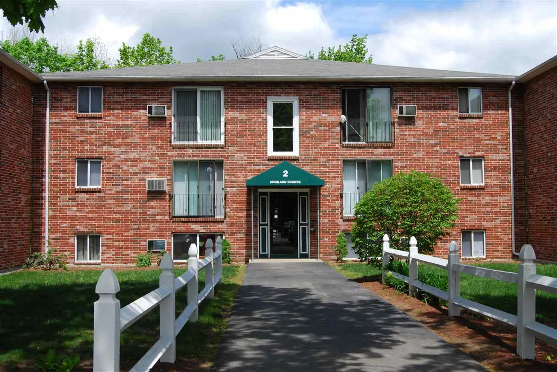 93 West Street Milford NH 03055
