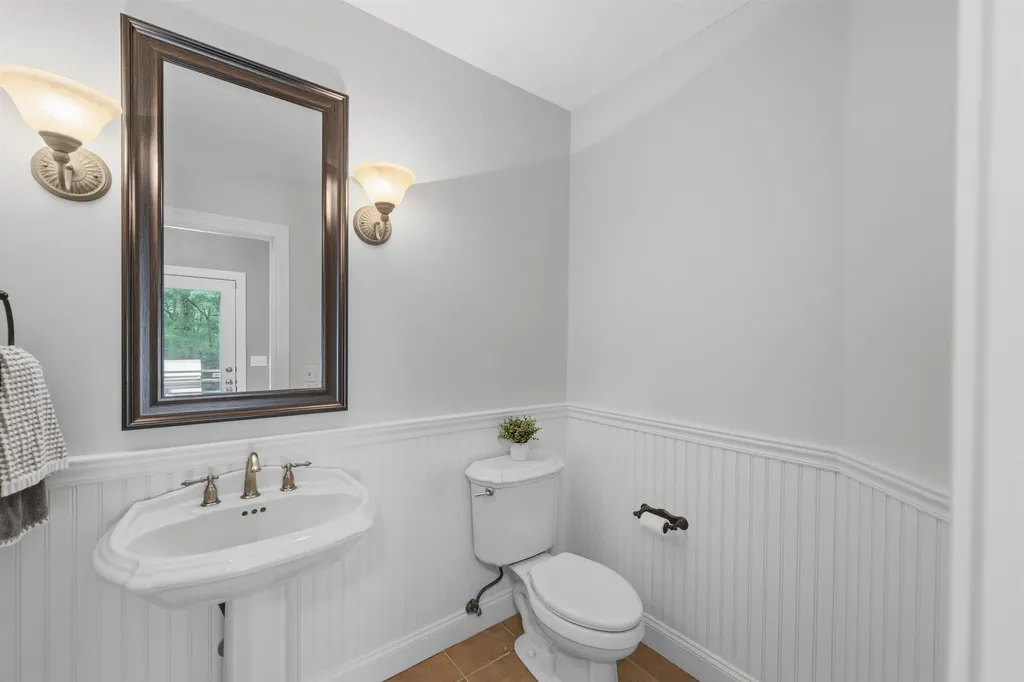 36 Northland Road Windham NH 03087
