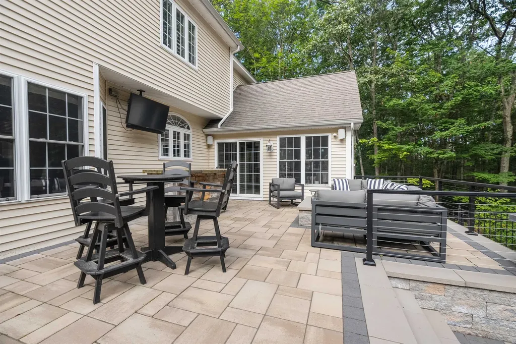 36 Northland Road Windham NH 03087