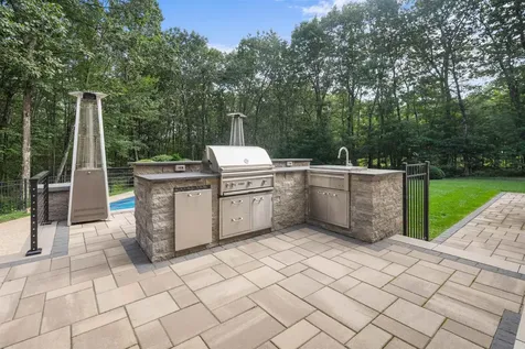 36 Northland Road Windham NH 03087