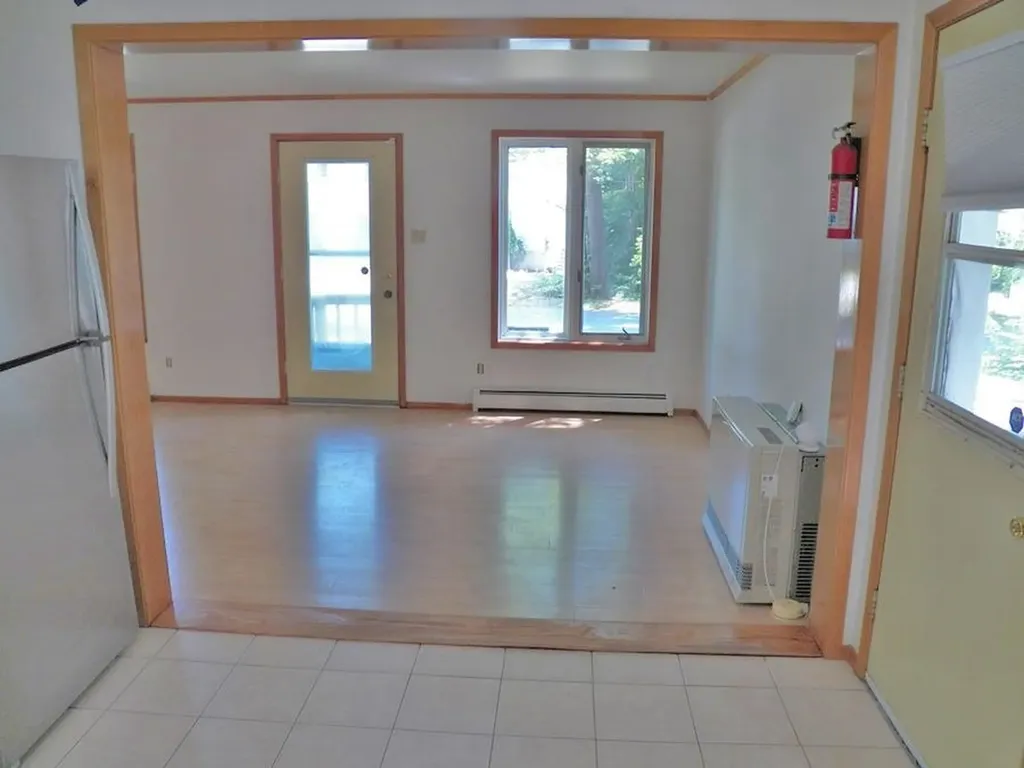 25 Woodlawn Avenue Hillsborough NH 03244