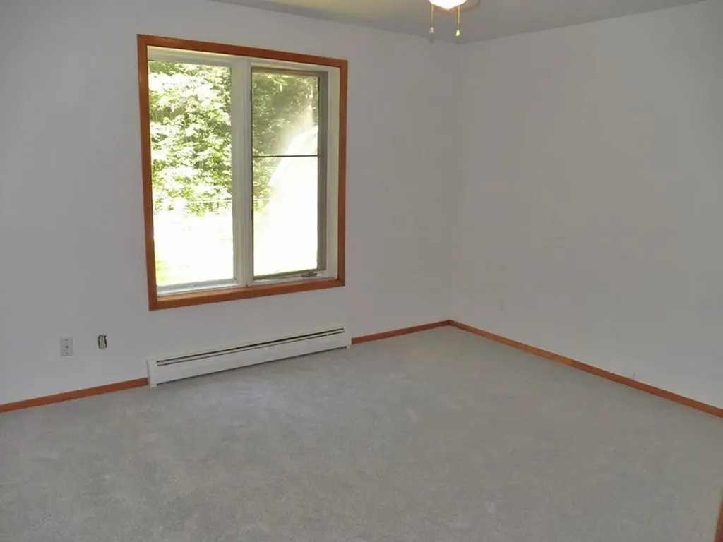 25 Woodlawn Avenue Hillsborough NH 03244