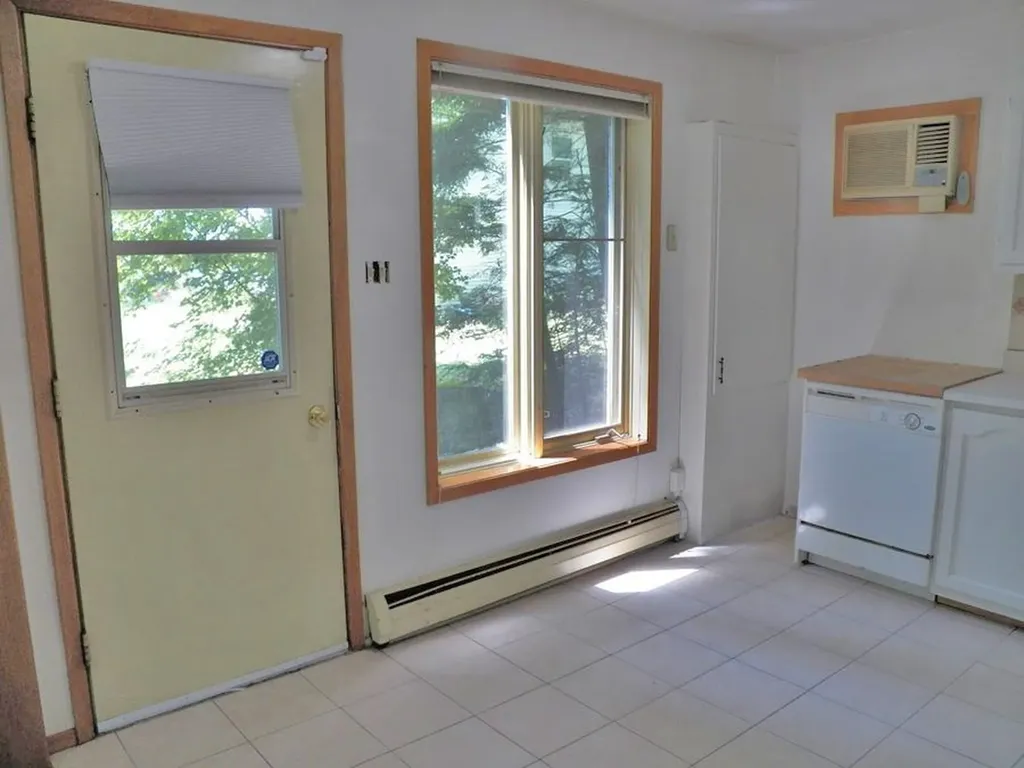 25 Woodlawn Avenue Hillsborough NH 03244