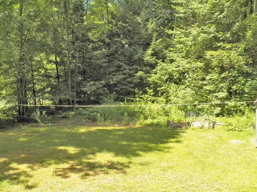 25 Woodlawn Avenue Hillsborough NH 03244