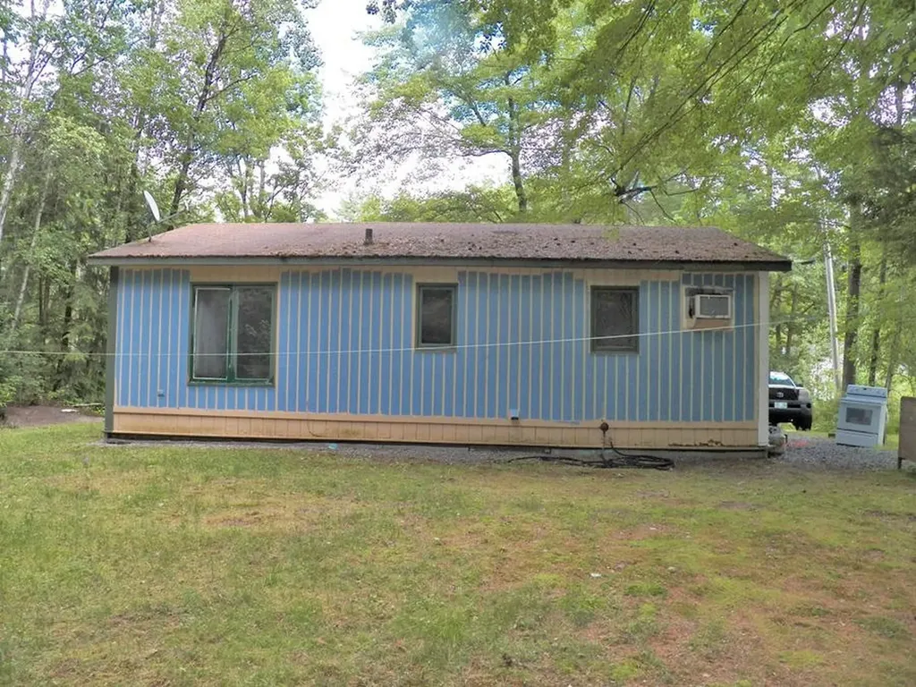 25 Woodlawn Avenue Hillsborough NH 03244