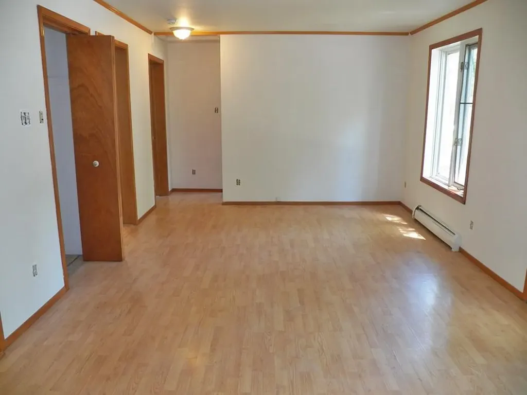 25 Woodlawn Avenue Hillsborough NH 03244
