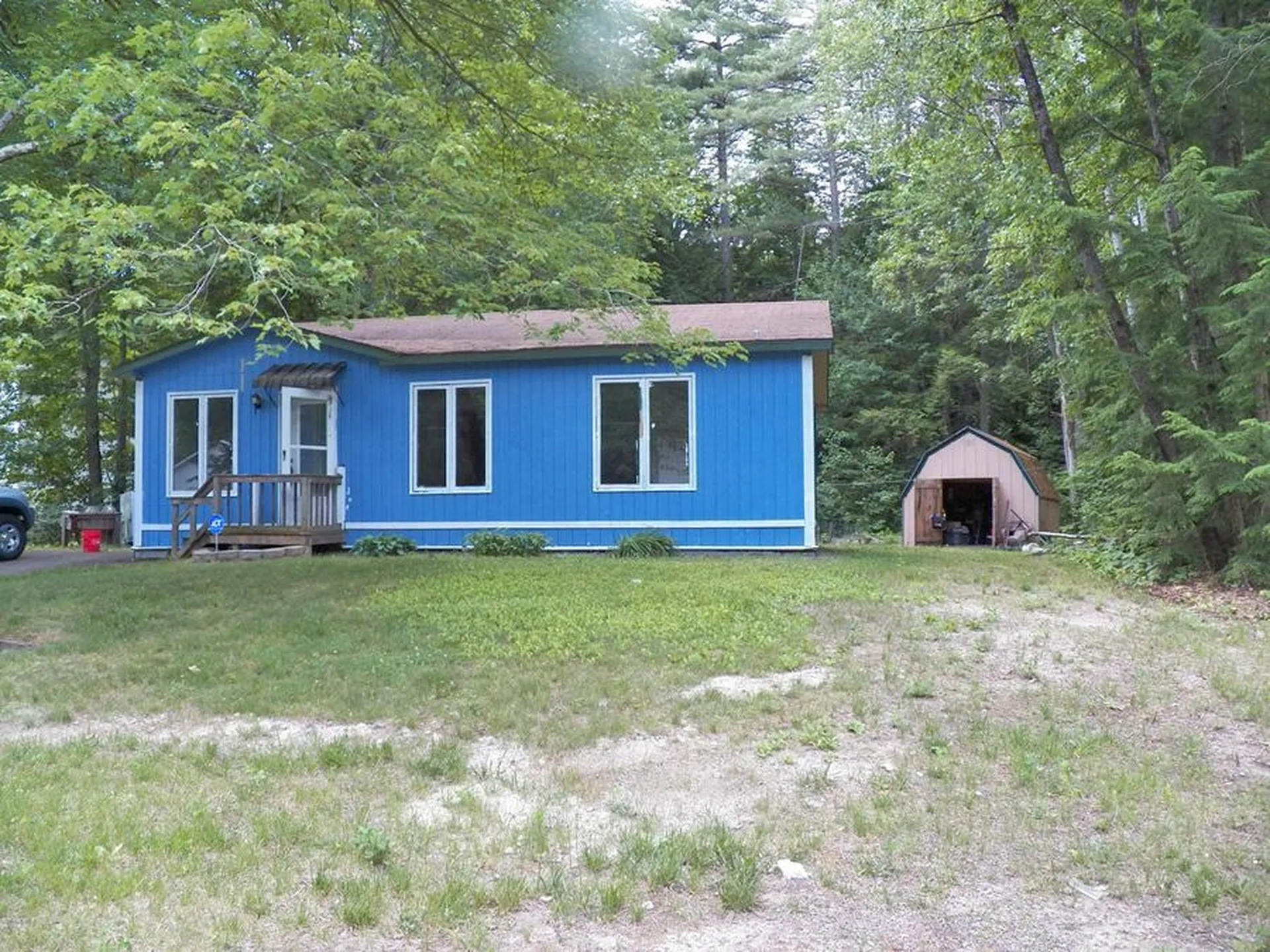 25 Woodlawn Avenue Hillsborough NH 03244