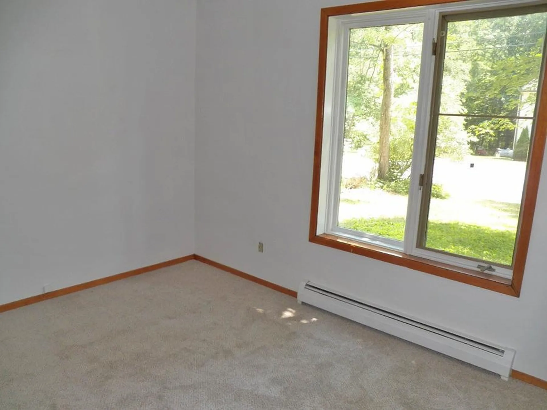 25 Woodlawn Avenue Hillsborough NH 03244