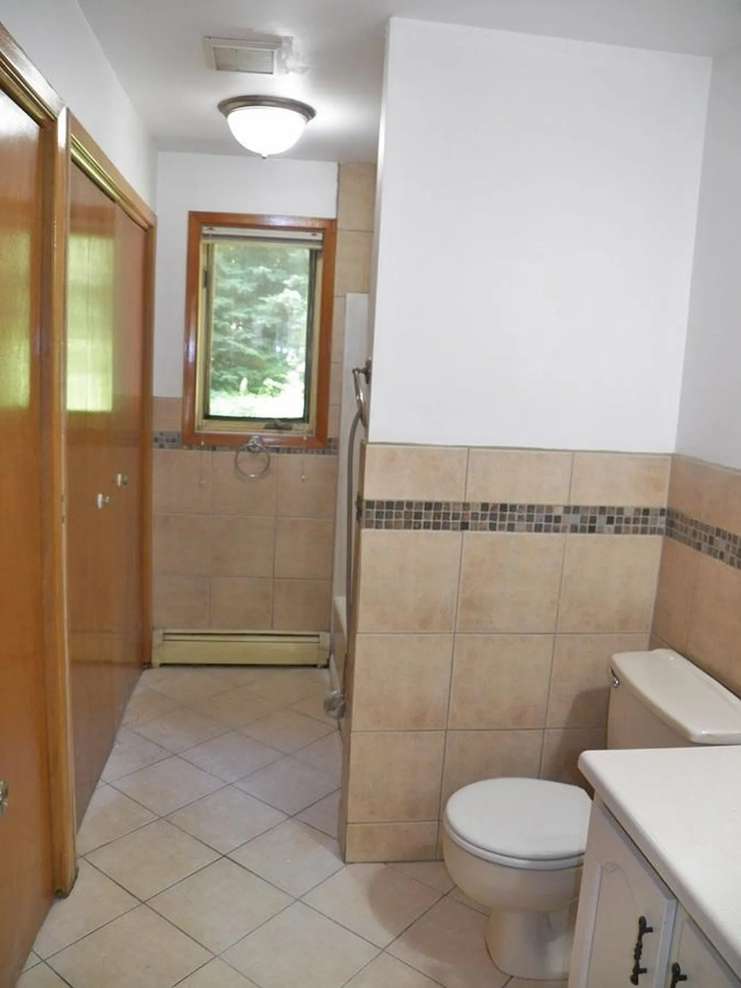 25 Woodlawn Avenue Hillsborough NH 03244