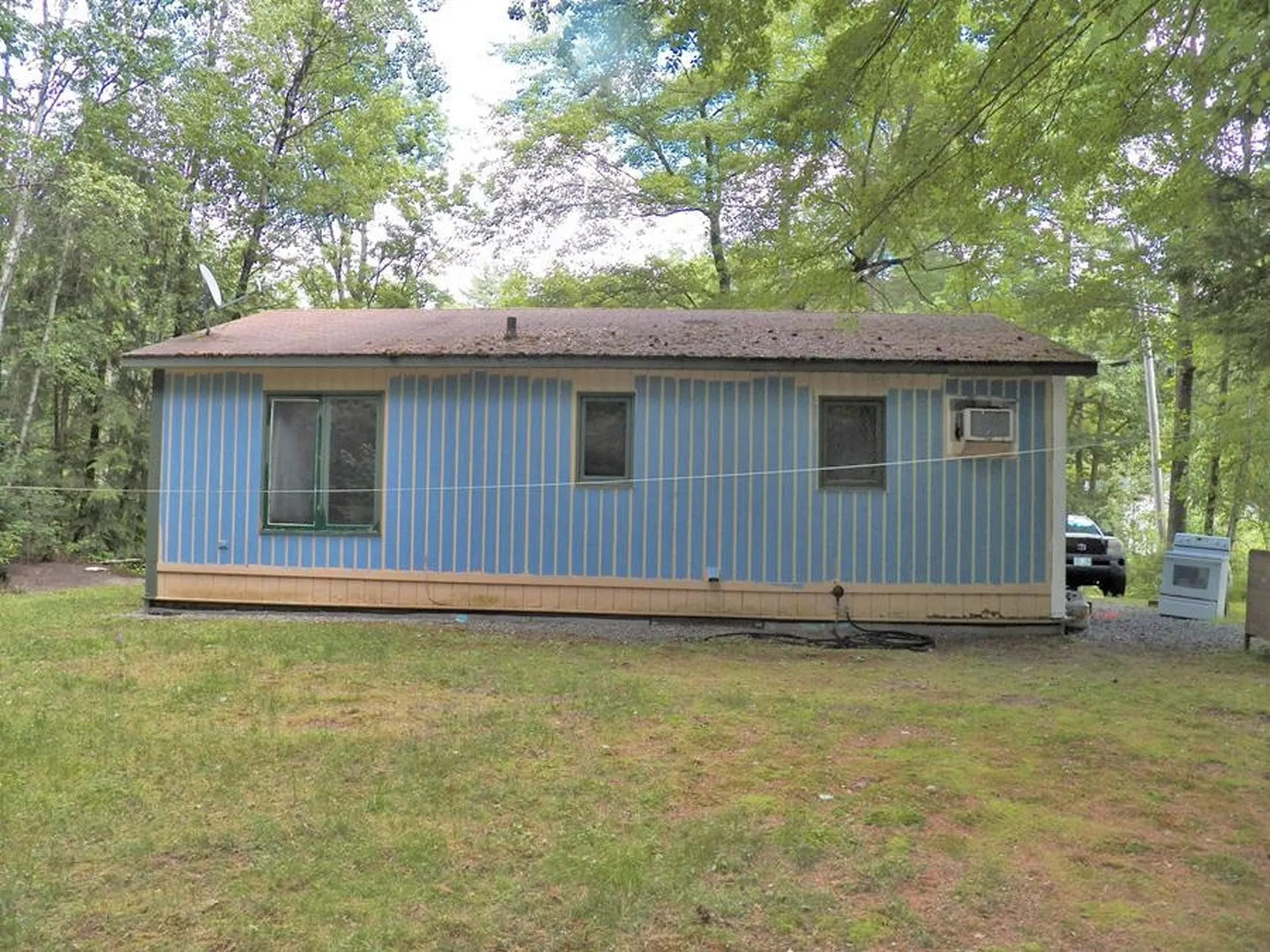 25 Woodlawn Avenue Hillsborough NH 03244