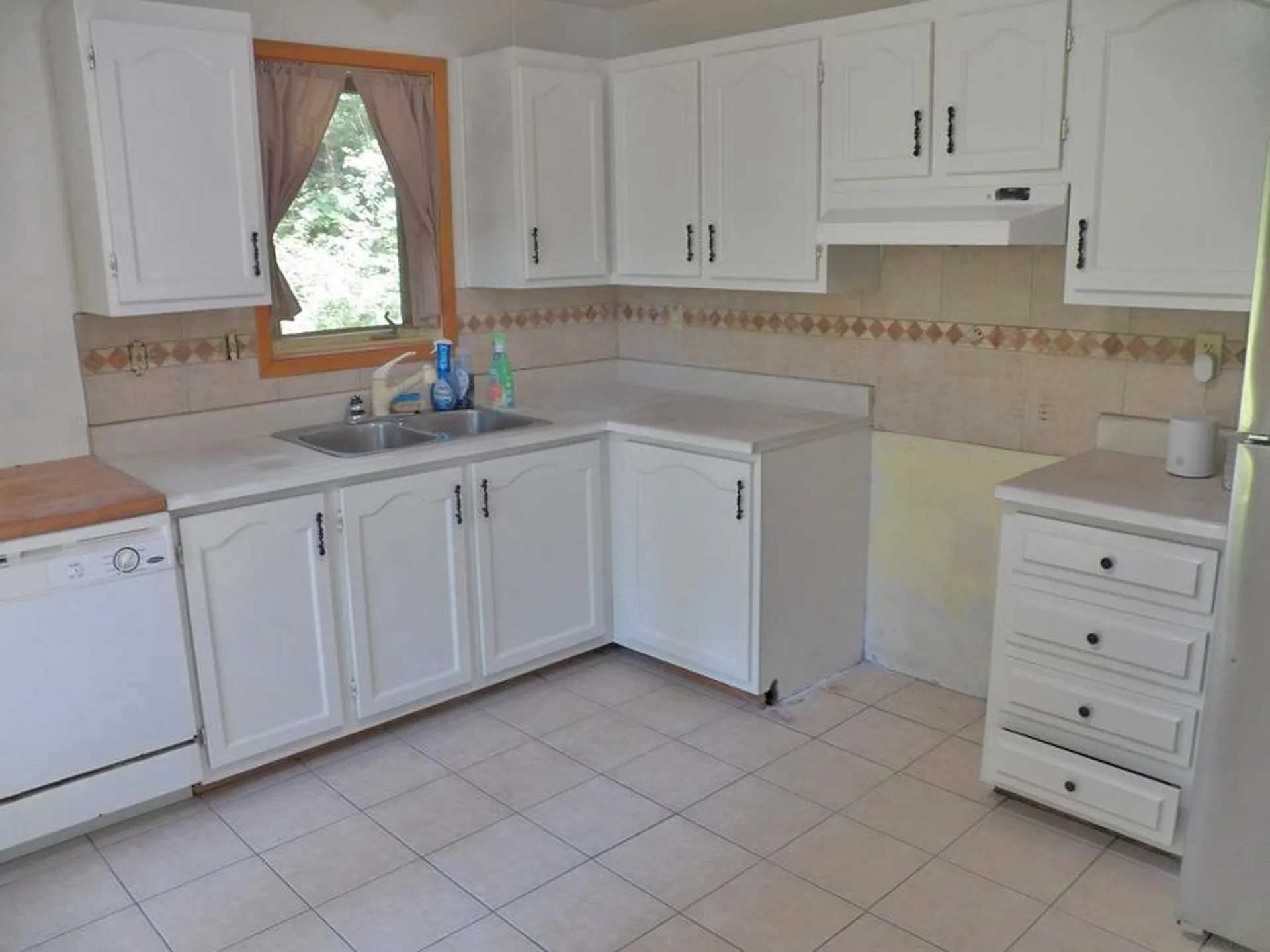25 Woodlawn Avenue Hillsborough NH 03244