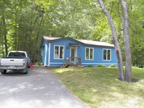 25 Woodlawn Avenue Hillsborough NH 03244