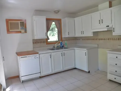 25 Woodlawn Avenue Hillsborough NH 03244