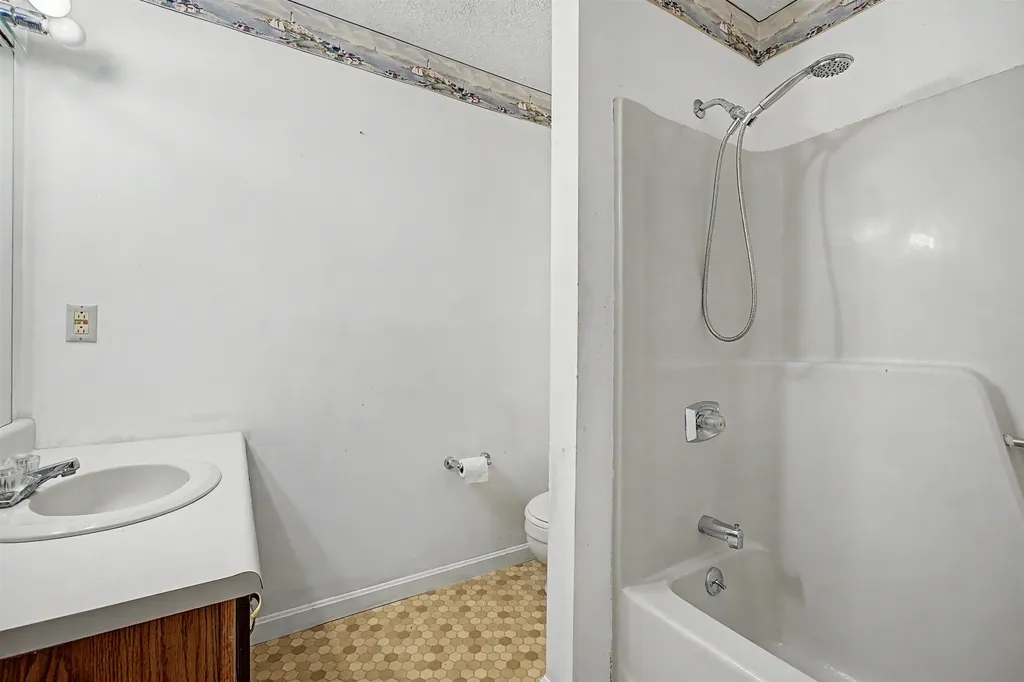 75 Lakewood Pines Road Bristol NH 03222
