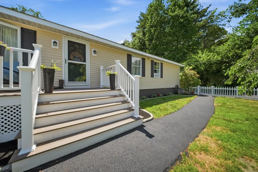 4B Whittier Drive Seabrook NH 03874