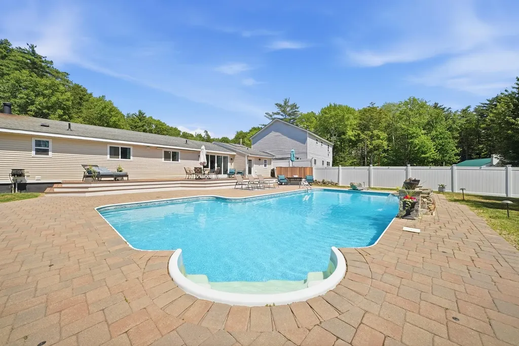 4B Whittier Drive Seabrook NH 03874