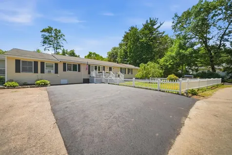 4B Whittier Drive Seabrook NH 03874