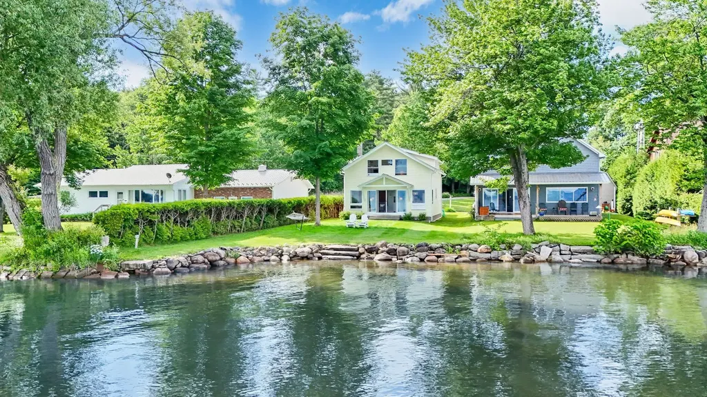 80 Smugglers Road Newport City VT 05855