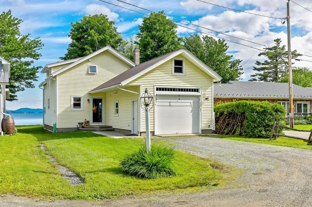 80 Smugglers Road Newport City VT 05855