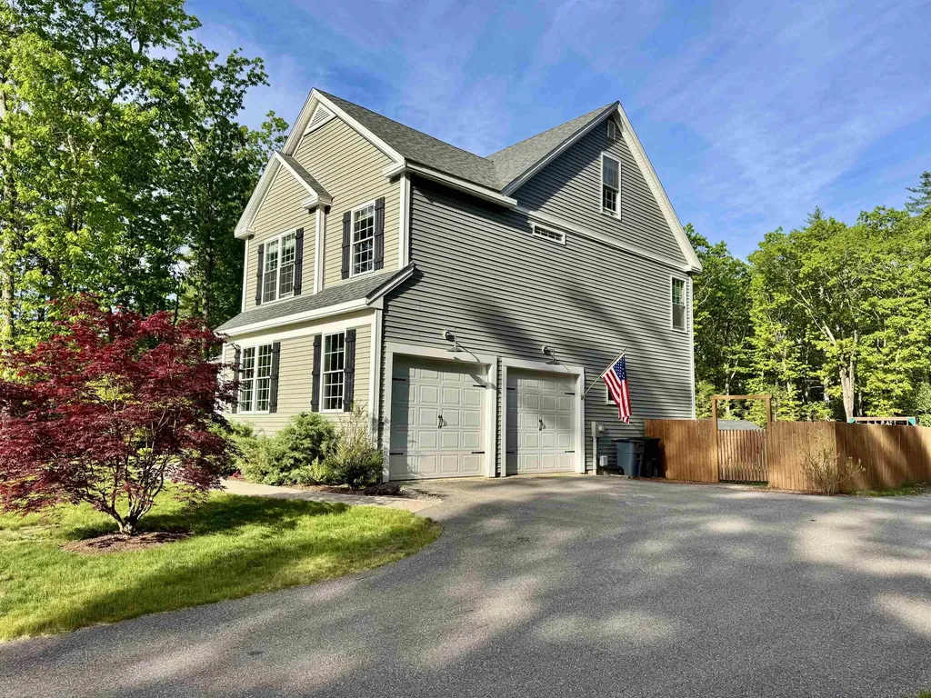7 Brandy Rock Road Derry NH 03038